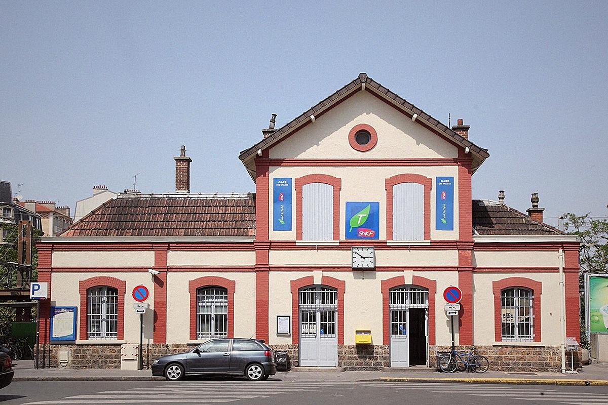 Vue de gare vallees à Bois-Colombes (Hauts-de-Seine)