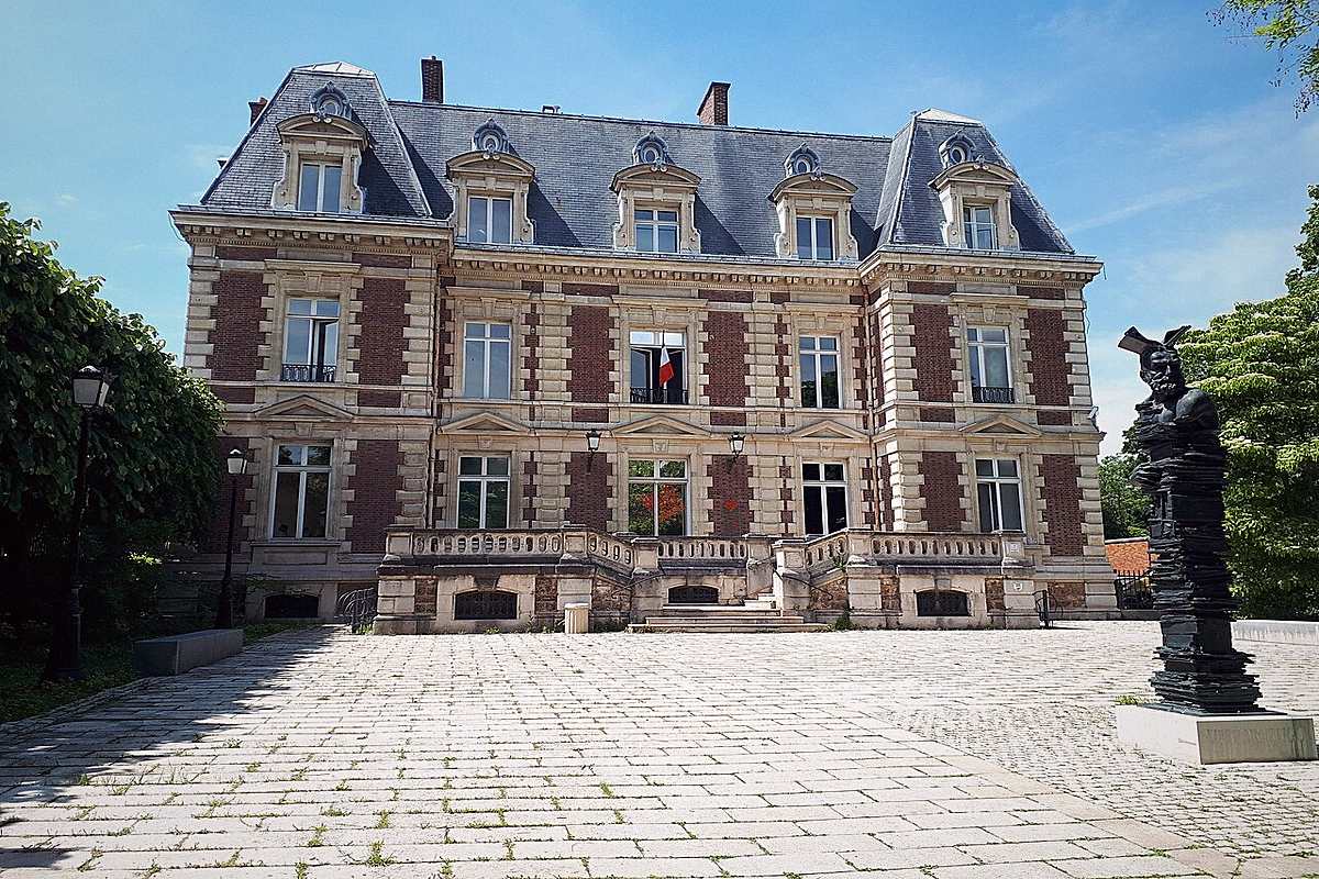 Courbevoie : bibliotheque municipale