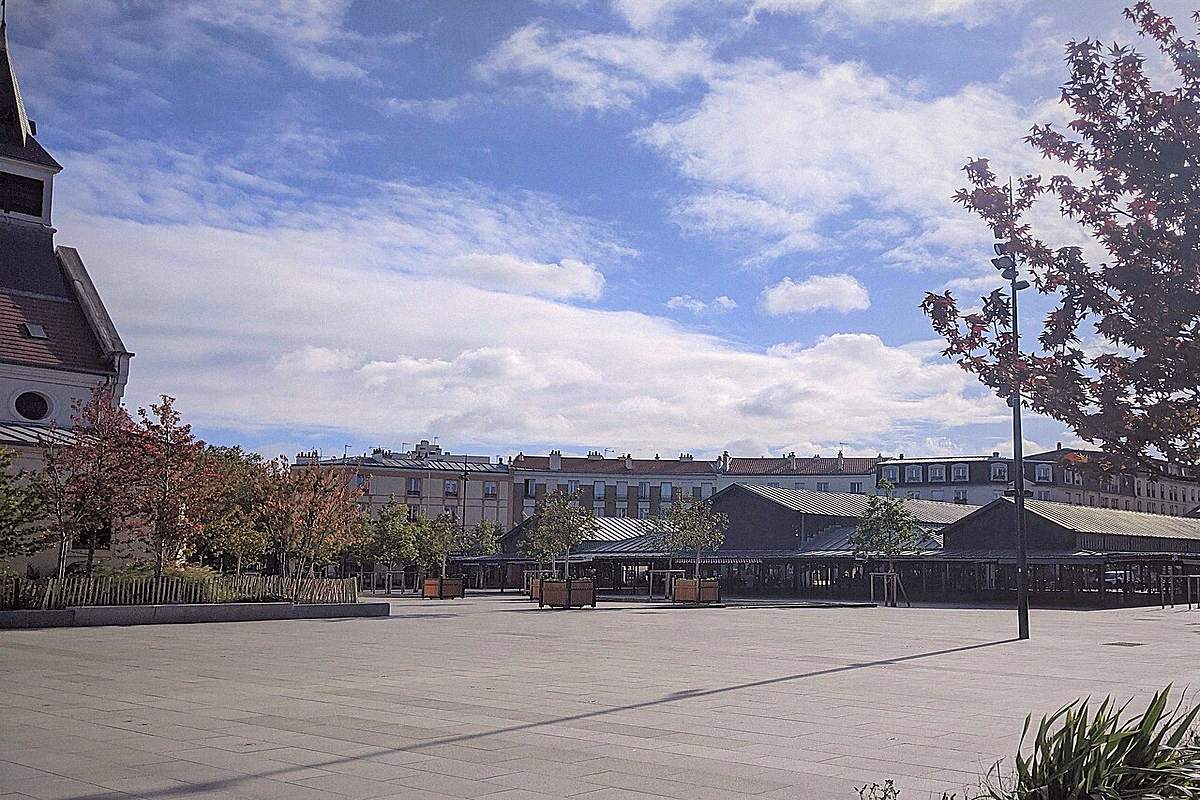 Vue de place liberte à La Garenne-Colombes (Hauts-de-Seine)